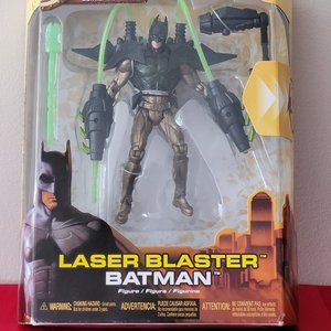 2005 BATMAN BEGINS, LIGHT UP LASER BLASTER BATMAN ACTION FIGURE, MINT!!!